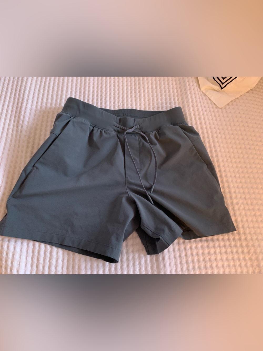 lululemon athletica Men's Slate Gray unlined Athletic Shorts size small EUC